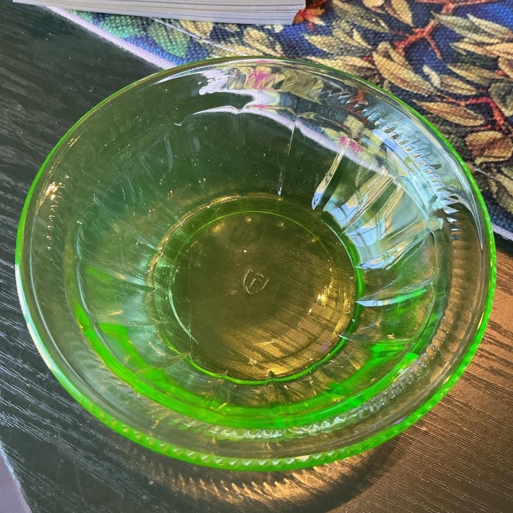 Federal Glass Uranium Green Depression Colonial Fluted Rope 4.5" Berry Bowl Vtg